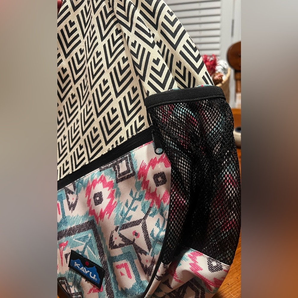 KAVU Rope Sling Bag Aztec Southwestern Geometric Print Crossbody Backpack NWOT - Picture 4 of 16